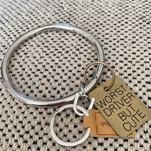 Key chain that fits in your wrist